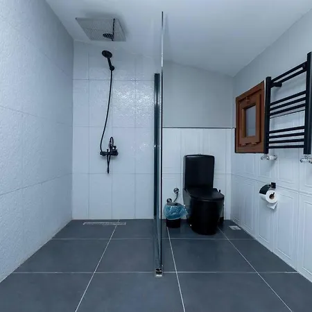 Apartman Stylishly Decorated Fourlex House *