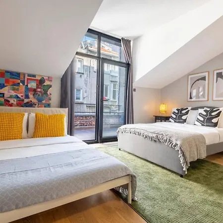 Stylishly Decorated Fourlex House Апартаменты